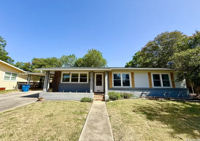 Photo 1 of Single family home for sale at 880 Merriweather, New Braunfels, TX 78130 | MLS# 1926569 | Listing updated on 2026-09-12