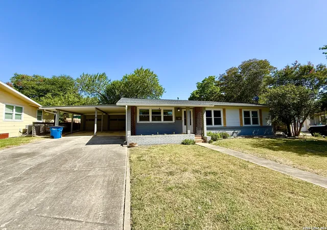 Photo 3 of Single family home for sale at 880 Merriweather, New Braunfels, TX 78130 | MLS# 1926569 | Listing updated on 2026-09-12
