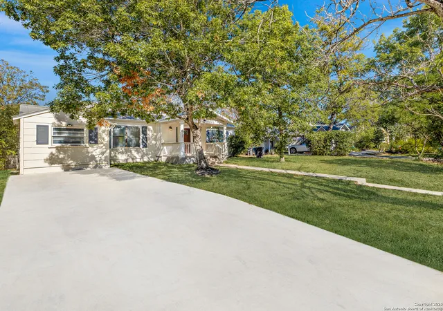 2nd image of 147 Larchmont, San Antonio, TX 78209 | MLS# 1926647