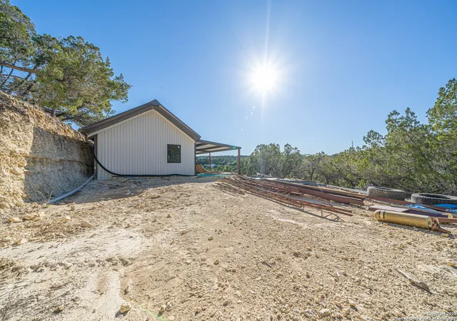 Photo 4 of Single family home for sale at 607 Mountain, Lakehills, TX 78063 | MLS# 1926648 | Listing updated on 2026-03-14