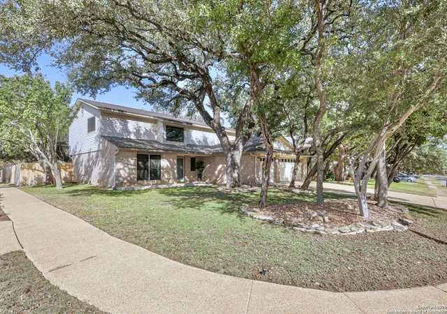Photo 2 of Sale Pending at 101 Spyglass, Universal City, TX 78148 | MLS# 1926650 | Listing updated on 2025-12-23