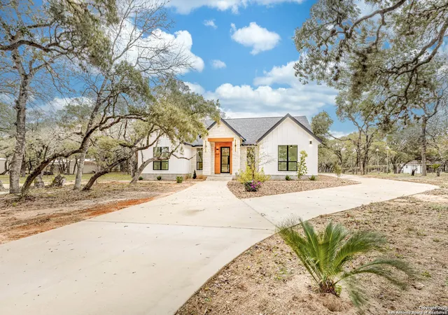 image of 864 Paddy Rd, Floresville, TX 78114 | MLS# 1926707