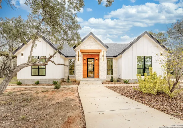 image of 864 Paddy Rd, Floresville, TX 78114 | MLS# 1926707