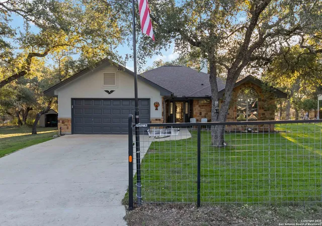 Photo 3 of Sale Pending at 2450 Grandview, Canyon Lake, TX 78133 | MLS# 1926757 | Listing updated on 2026-01-10