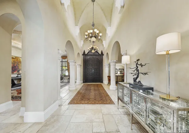 Photo 3 of Mansion for sale at 640 Terrell, San Antonio, TX 78209 | MLS# 1926761 | Listing updated on 2026-04-07