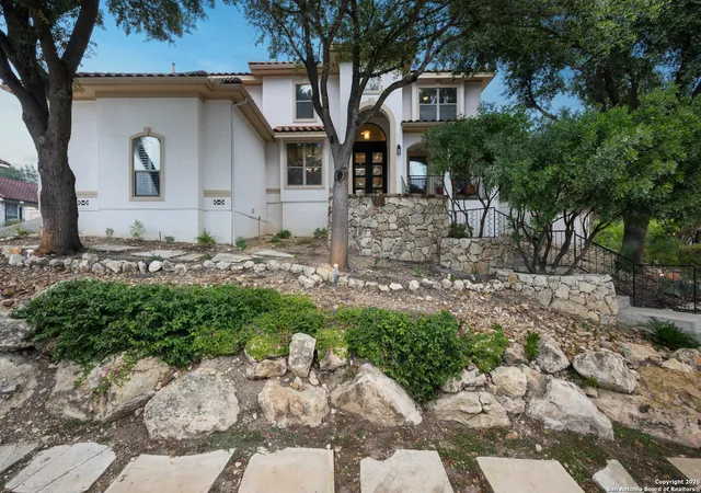Photo 3 of Sale Pending at 43 Three Lakes Dr, San Antonio, TX 78248 | MLS# 1926770 | Listing updated on 2026-01-29