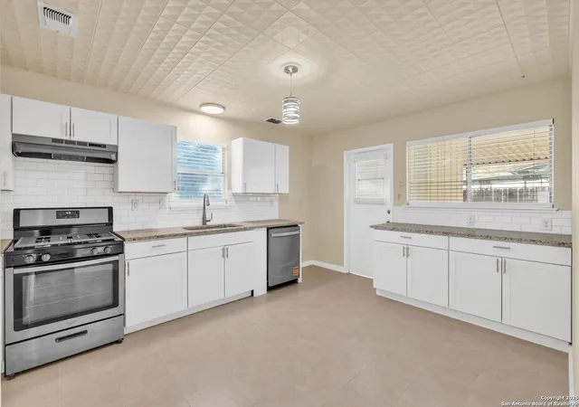 Photo 3 of Single family home for sale at 2722 Lagoon, San Antonio, TX 78224 | MLS# 1926775 | Listing updated on 2026-06-05