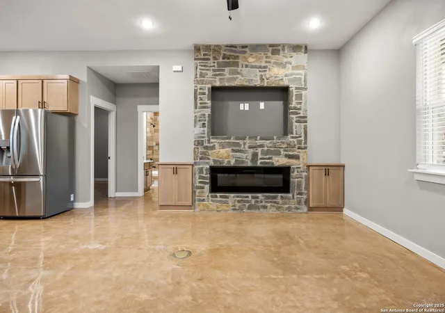 Photo 4 of Sale Pending at 526 Eastview, Canyon Lake, TX 78133 | MLS# 1926828 | Listing updated on 2026-02-25