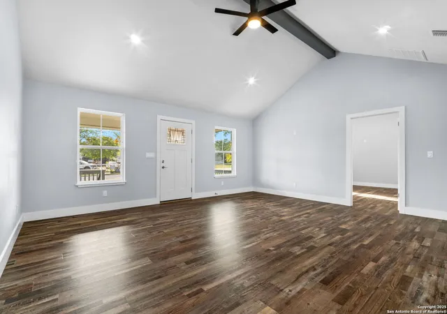 Photo 4 of Single family home for sale at 125 Broken Spur Dr, Bandera, TX 78003 | MLS# 1926853 | Listing updated on 2025-12-16