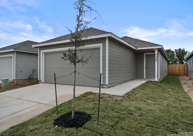 Photo 1 of Sale Pending at 7302 Brownleaf Dr, San Antonio, TX 78227 | MLS# 1926865 | Listing updated on 2026-01-02