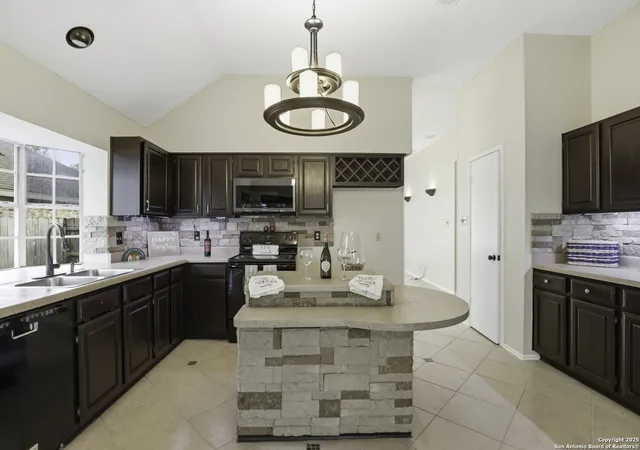 Photo 4 of Single family home for sale at 7439 Windbridge, San Antonio, TX 78250 | MLS# 1926967 | Listing updated on 2026-05-10
