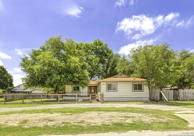 Photo 4 of Single family home for sale at 8216 Alton, Selma, TX 78154 | MLS# 1926993 | Listing updated on 2025-12-20