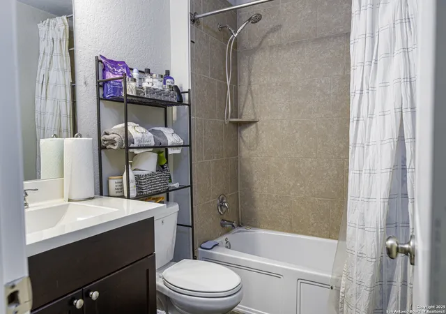 Photo 4 of Single family home for sale at 234 Fernwood, Schertz, TX 78108 | MLS# 1927013 | Listing updated on 2025-12-18
