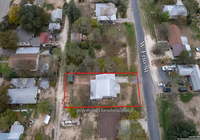 5th image of 214 W Frio, Uvalde, TX 78801 | MLS# 1927021