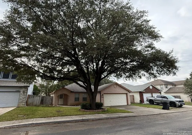 Photo 3 of Sale Pending at 15411 Spring Coral, San Antonio, TX 78247 | MLS# 1927040 | Listing updated on 2025-12-29