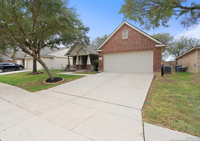 Photo 3 of Sale Pending at 5127 Gemsbuck Chase, San Antonio, TX 78251 | MLS# 1927120 | Listing updated on 2026-03-19