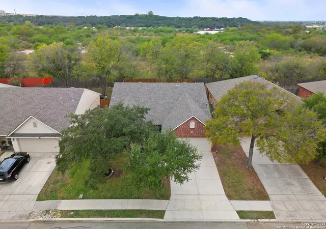 Photo 3 of Sale Pending at 5127 Gemsbuck Chase, San Antonio, TX 78251 | MLS# 1927120 | Listing updated on 2026-03-19