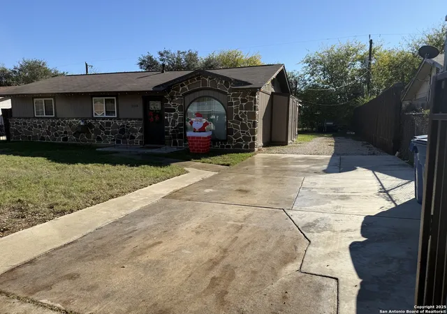 Photo 4 of Single family home for sale at 2214 Six Mile, San Antonio, TX 78224 | MLS# 1927206 | Listing updated on 2025-12-08