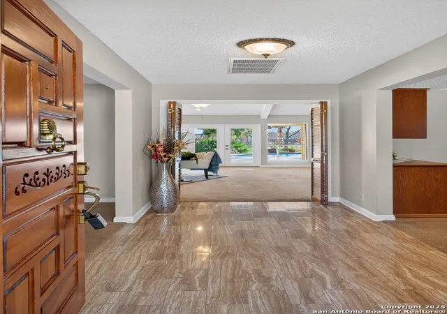 Photo 4 of Single family home for sale at 6330 Lakewood Park, Windcrest, TX 78239 | MLS# 1927269 | Listing updated on 2025-12-18
