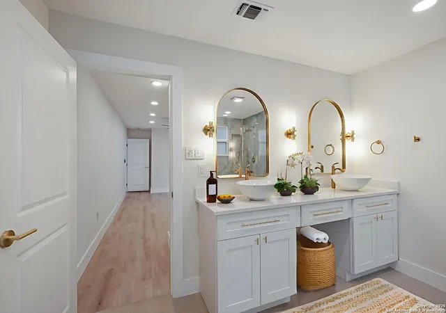 Photo 4 of Sale Pending at 6006 Forest Ledge, San Antonio, TX 78240 | MLS# 1927387 | Listing updated on 2026-01-06