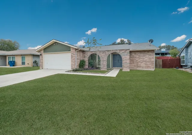 2nd image of 1009 Victoria Crossing, San Antonio, TX 78245 | MLS# 1927454