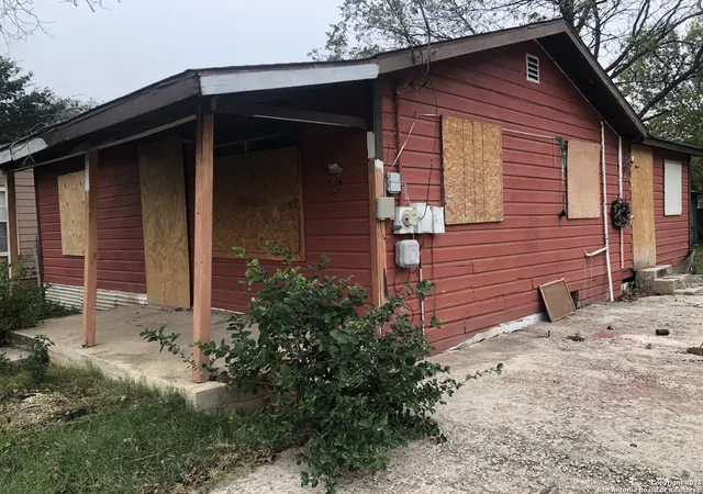 Photo 2 of Single family home for sale at 5423 Congo Ln, San Antonio, TX 78227 | MLS# 1927455 | Listing updated on 2025-12-29