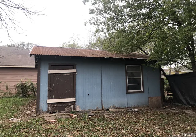 Photo 3 of Single family home for sale at 5423 Congo Ln, San Antonio, TX 78227 | MLS# 1927455 | Listing updated on 2025-12-29