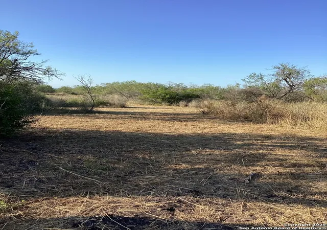 3rd image of 435 Rock Bridge Trl, Seguin, TX 78155 | MLS# 1927480