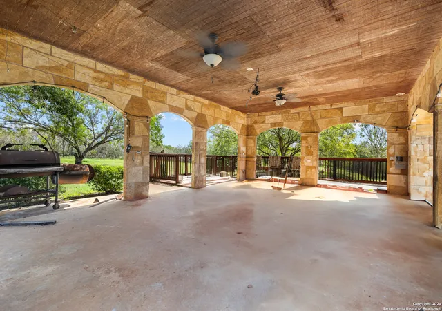 2nd image of 424 Homecrest, La Vernia, TX 78121 | MLS# 1927512