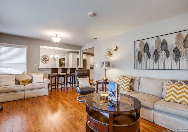 Photo 4 of Single family home for sale at 6531 Fox Run, San Antonio, TX 78233 | MLS# 1927585 | Listing updated on 2026-07-31