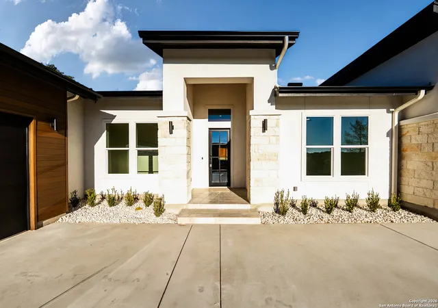 Photo 2 of Sale Pending at 26058 White Eagle, San Antonio, TX 78260 | MLS# 1927631 | Listing updated on 2026-02-03
