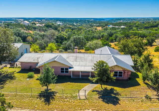 Photo 2 of Single family home for sale at 88 Oak Alley, Kerrville, TX 78028 | MLS# 1927643 | Listing updated on 2025-12-21