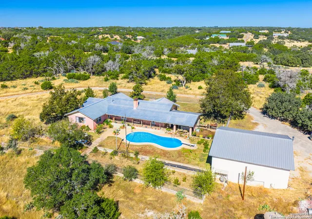 Photo 1 of Single family home for sale at 88 Oak Alley, Kerrville, TX 78028 | MLS# 1927643 | Listing updated on 2025-12-21