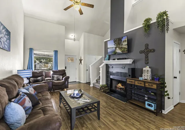 Photo 4 of Single family home for sale at 321 Zebra Dr, Kyle, TX 78640 | MLS# 1927693 | Listing updated on 2026-01-20