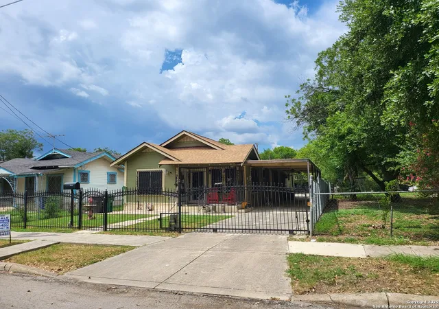 Photo 3 of Single family home for sale at 3023 W Travis, San Antonio, TX 78207 | MLS# 1927768 | Listing updated on 2026-01-02