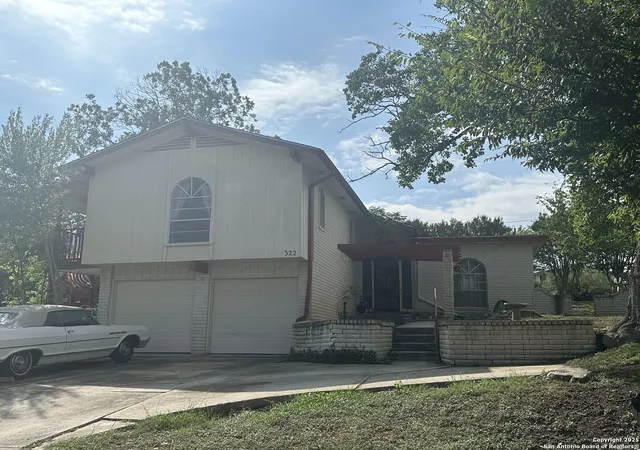 Photo 1 of Sale Pending at 322 Glenview, San Antonio, TX 78228 | MLS# 1927774 | Listing updated on 2026-02-09
