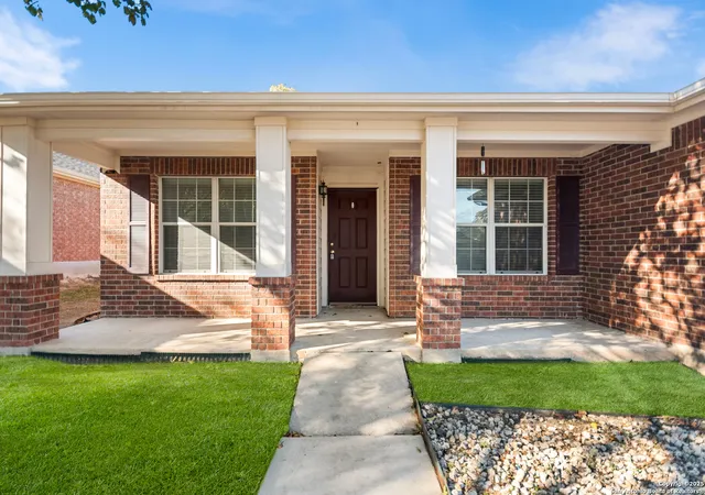 Photo 4 of Sale Pending at 132 Hidden Cave, Cibolo, TX 78108 | MLS# 1927781 | Listing updated on 2026-01-10
