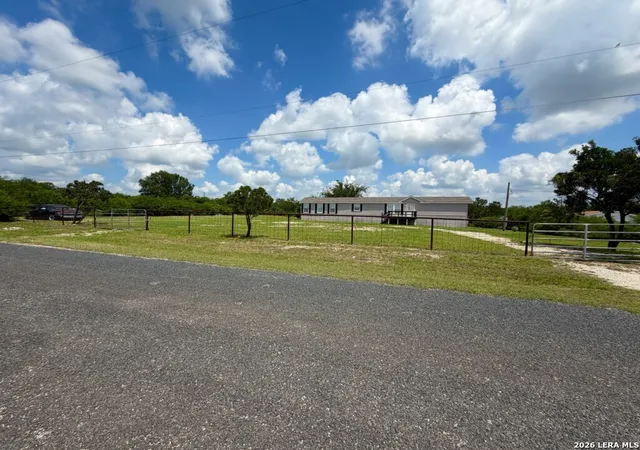4th image of 18707 County Road 5736, Castroville, TX 78009 | MLS# 1927790
