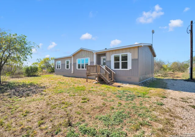 2nd image of 228 County Road 4647, Hondo, TX 78861 | MLS# 1927852