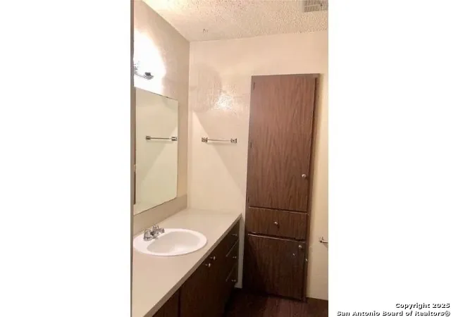 Photo 4 of House for sale at 4504 Hunt Cir, Killeen, TX 76543 | MLS# 1927872 | Listing updated on 2025-12-22