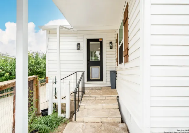 Photo 3 of Single family home for sale at 136 John Page, San Antonio, TX 78228 | MLS# 1928019 | Listing updated on 2025-12-22