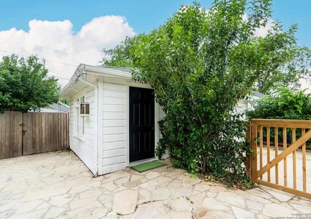 Photo 4 of Single family home for sale at 136 John Page, San Antonio, TX 78228 | MLS# 1928019 | Listing updated on 2025-12-22
