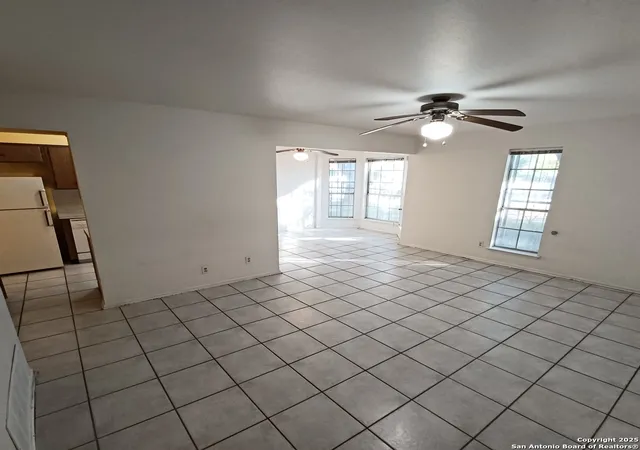 Photo 3 of Sale Pending at 215 W Mistletoe #A, San Antonio, TX 78212 | MLS# 1928051 | Listing updated on 2026-01-25