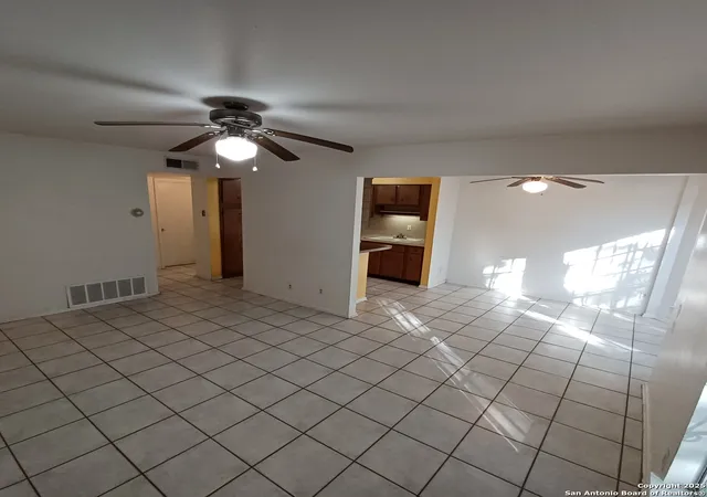 Photo 4 of Sale Pending at 215 W Mistletoe #A, San Antonio, TX 78212 | MLS# 1928051 | Listing updated on 2026-01-25