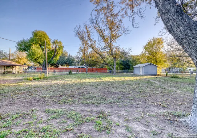 27th image of 1703 22nd, Hondo, TX 78861 | MLS# 1928059