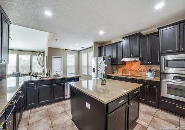 Photo 3 of Sale Pending at 12422 Caprock Crk, San Antonio, TX 78254 | MLS# 1928122 | Listing updated on 2026-03-03