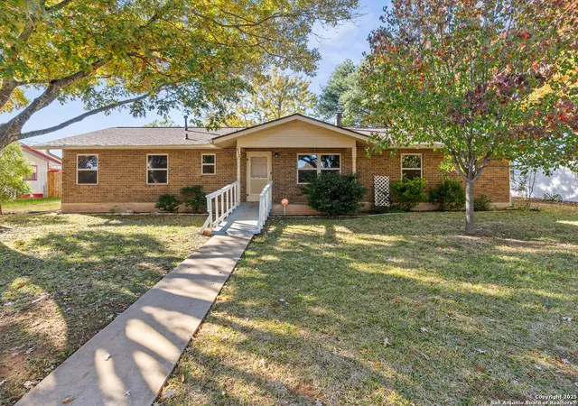 Photo 1 of Single family home for sale at 612 Bluebonnet St, Fredericksburg, TX 78624 | MLS# 1928203 | Listing updated on 2026-02-05