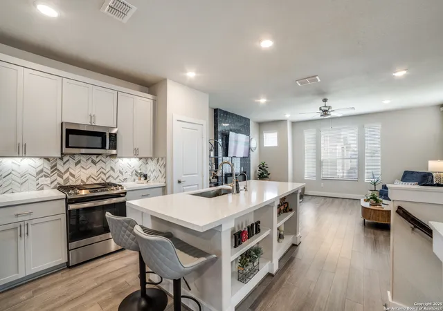 Photo 4 of Sale Pending at 8851 Oakland #14, San Antonio, TX 78240 | MLS# 1928270 | Listing updated on 2026-03-30