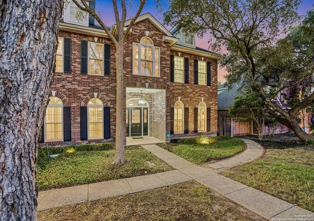 Photo 3 of Sale Pending at 16206 Robinwood Ln, San Antonio, TX 78248 | MLS# 1928327 | Listing updated on 2026-01-13