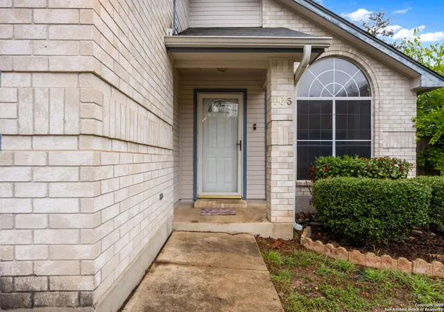 Photo 4 of Single family home for sale at 105 Golden Way, Universal City, TX 78148 | MLS# 1928456 | Listing updated on 2025-12-25